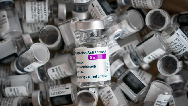 Variant Delta : les vaccins de Pfizer et d’AstraZeneca restent-ils efficaces ? – franceinfo