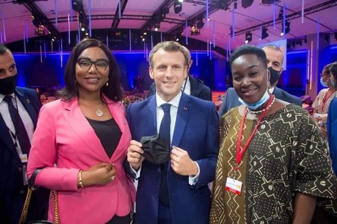 Prissy la Degameuse aux côtes du président Emmanuel Macron : la photo fait jaser sur internet
