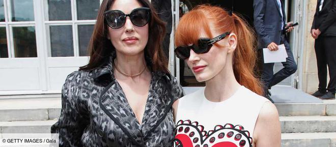 PHOTOS – Monica Belluci fait sensation en manteau léopard chez Dior