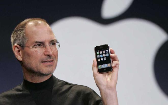 Le rappeur Soulja Boy prétend que Steve Jobs lui a remis en personne le premier iPhone
