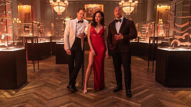 "Red Notice": Dwayne Johnson, Gal Gadot et Ryan Reynolds stars du prochain blockbuster de Netflix