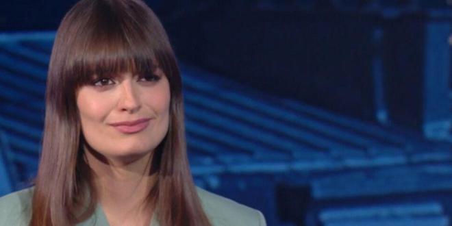 Clara Luciani, 28 ème anniversaire, l’étonnant message de François Hollande