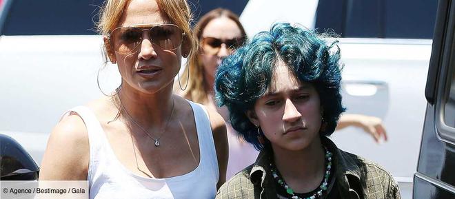 PHOTOS – Jennifer Lopez : sa fille Emme surprend avec un look très grunge