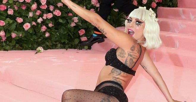 Lady Gaga et Born This Way : Écriture, signification des paroles, décryptage du clip... Retour sur le tube qui a changé sa vie