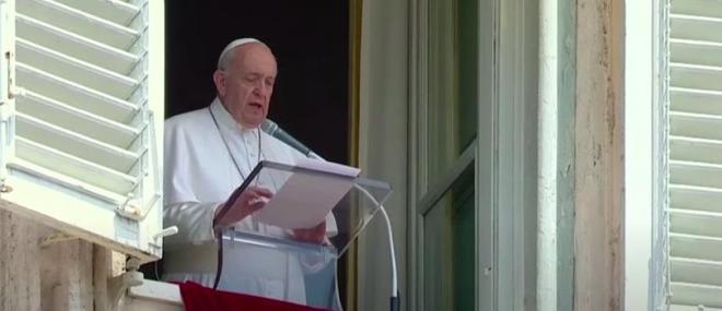 Le pape François "restera hospitalisé encore quelques jours" afin "d’optimiser au mieux la thérapie médicale", annonce son porte-parole