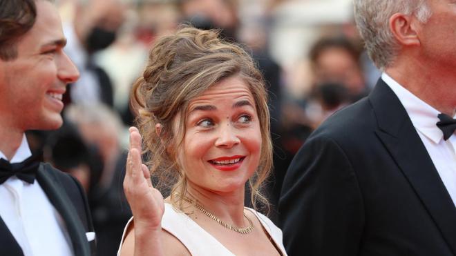 Cannes 2021 : une montée des marches sans Léa Seydoux mais avec la royale Blanche Gardin pour le film "France"
