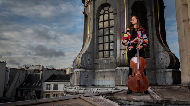 La violoncelliste Camille Thomas réveille les musées confinés