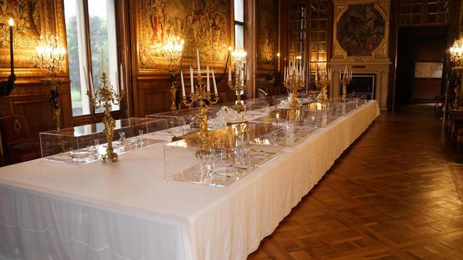 La grande table dressée du prince au château de Chantilly