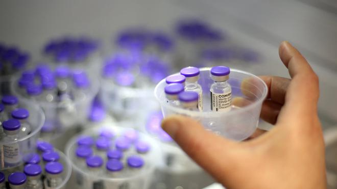 Covid-19: le vaccin Pfizer/BioNTech sera produit au Cap pour fournir l'Afrique dès 2022
