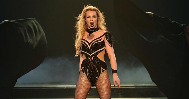 Britney Spears : Oops I Did It Again, I'm A Slave 4 U, S&M avec Rihanna... Retour sur ses meilleures performances lives