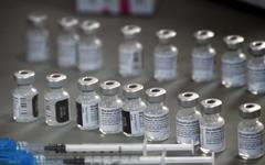 Covid-19: ll n’est «pas encore» nécessaire d’adapter le vaccin Pfizer/BioNTech aux nouveaux variants