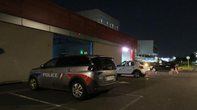 Prise d’otage à l’hôpital de Corbeil-Essonnes : mécontente de sa prise en charge, la patiente était armée de couteaux