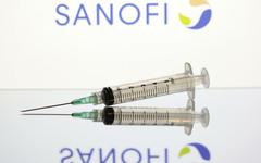 «Je ne suis pas médecin, mais...» : ces Français qui veulent attendre Sanofi pour se faire vacciner