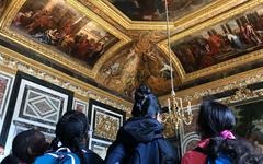«C’est du vrai or ?» : le château de Versailles privatisé pour 2000 enfants qui ne partent pas en vacances