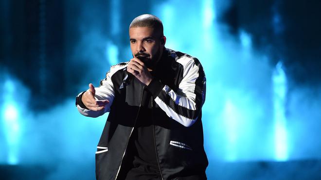 Drake et Nike dévoilent une collection de t-shirts pour la sortie de l'album Certified Lover Boy