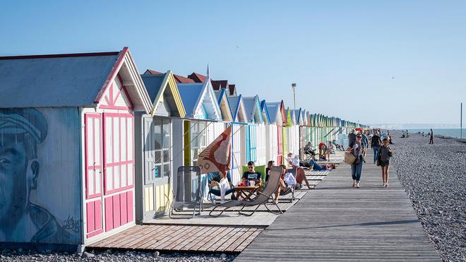 «Un véritable art de vivre» : à Cayeux-sur-Mer, le petit monde des cabines de plage