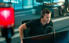 The Guilty : Netflix révèle le trailer intense du thriller avec Jake Gyllenhaal