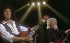 Queen : Quand Brian May joue de la guitare sur Back To The Light avec sa version plus jeune (VIDEO)
