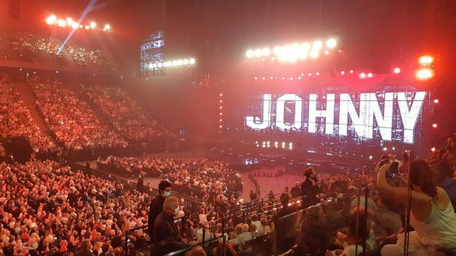 Hommage à Johnny à l’Accor Arena : un show digne de la légende