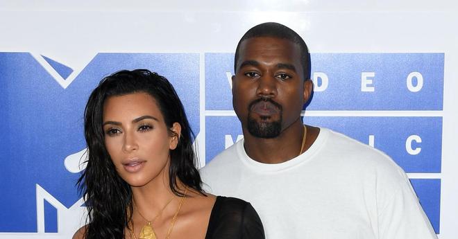 Kanye West infidèle à Kim Kardashian avec une célèbre chanteuse ? Les nouvelles déclarations