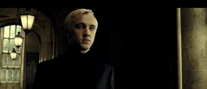 L'acteur Tom Felton, alias Draco Malfoy dans la série "Harry Potter", évacué d'un parcours de golf lors d'un tournoi et emmené à l'hôpital - VIDEO