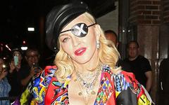 Madonna : sa fille Lourdes est son sosie ! Cheveux noirs, allure sexy... A 24 ans, elle fait sensation à la Fashion Week