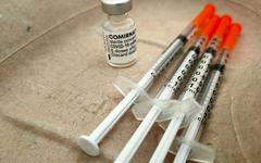 Covid-19 : des doses de Pfizer périmées injectées à 250 personnes dans la Loire