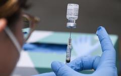 Covid : on peut désormais se faire vacciner avec Pfizer chez son médecin ou son pharmacien