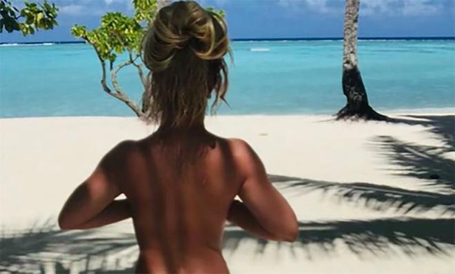 Britney Spears pose totalement nue sur Instagram