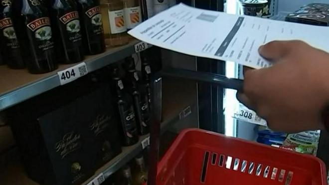 Supermarchés : les "dark stores" ont le vent en poupe