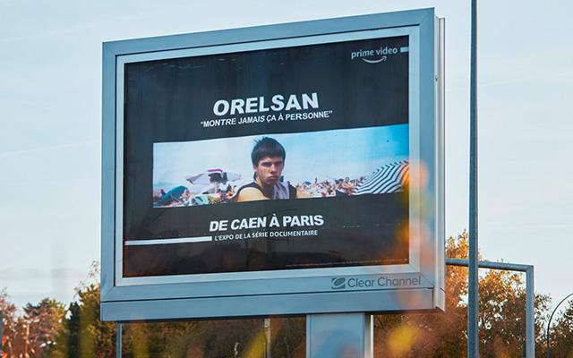 Orelsan : une exposition sur 245 km à ciel ouvert