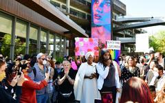 États-Unis : manifestation devant Netflix contre le spectacle de Dave Chappelle dénoncé comme transphobe