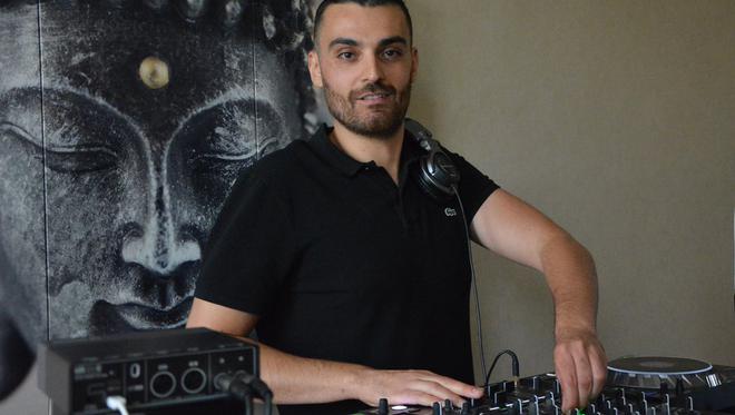 Tarn-et-Garonne. Romain Mesama, le DJ qui mixe pour les personnes sourdes et malentendantes