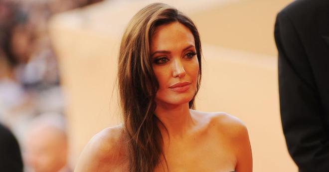 Angelina Jolie questionnée sur sa relation avec The Weeknd, sa réaction fait jaser