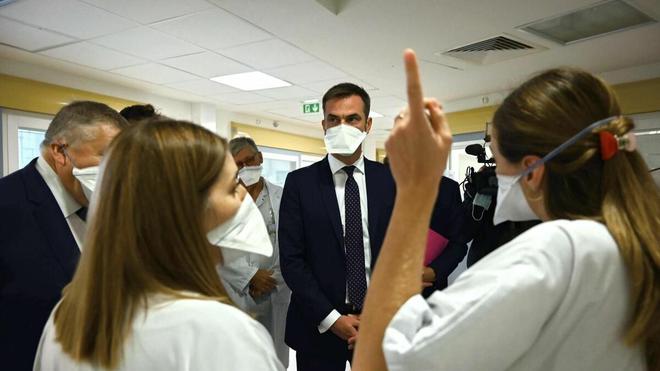 Démission de 1300 infirmiers : «Nous essayons de comprendre», affirme Olivier Véran