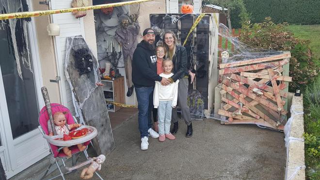 EN IMAGES. Une famille met en scène Halloween à Octeville-sur-Mer, près du Havre