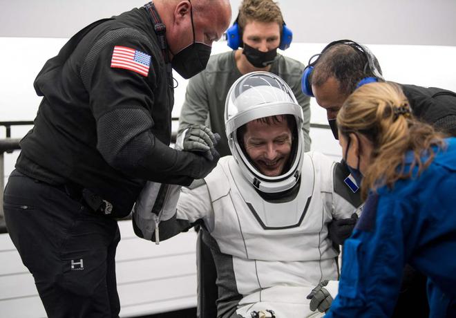 L’astronaute Thomas Pesquet est de retour sur Terre