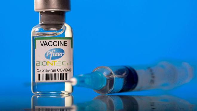 Covid-19: Pfizer demande aux États-Unis d'autoriser une 3e dose du vaccin pour tous les adultes