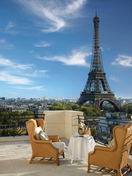 Pourquoi dormir (et manger) au Shangri-La Paris, écrin de luxe de l'ouest parisien, entre art de recevoir asiatique et art de vivre français
