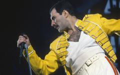 Dans le Téléphone de Manu : Hommage à Freddie Mercury avec A Kind of Magic !