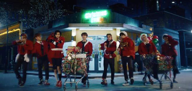 Stray Kids met en ligne un nouveau teaser MV pour “Christmas EveL”