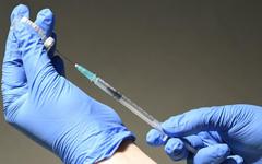 Variant Omicron : Pfizer et Moderna vont-ils modifier leur vaccin ?