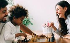 Comment apprendre à votre enfant à jouer aux échecs ?