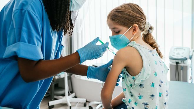 Covid-19 : ce qu’il faut savoir sur la vaccination des 5-11 ans, qui «pourrait commencer le 20 décembre»