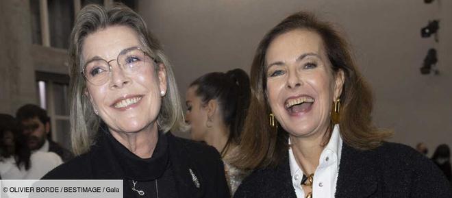 PHOTOS – Caroline de Monaco et Carole Bouquet stylées et très complices chez Chanel