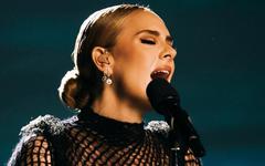 Adele devant Mariah Carey, The Kid LAROI chute, SZA fait une belle entrée... Le classement Billboard de la semaine
