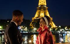 Darren Star ("Emily in Paris") : "On attend des nouvelles de Netflix pour la saison 3"