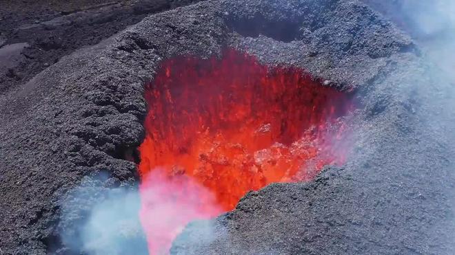 L’éruption du Piton de la Fournaise toujours en cours