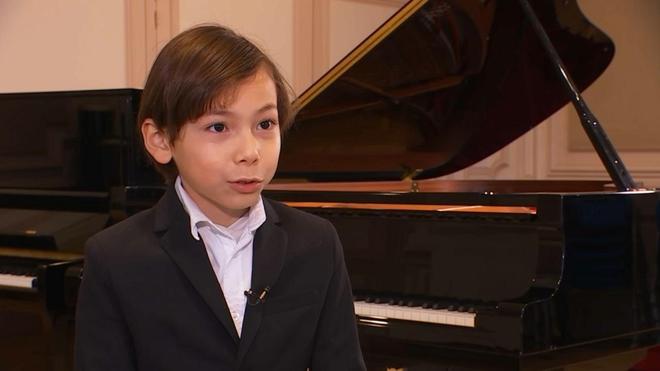 VIDÉO - A huit ans, ce petit Mozart français épate les plus grands pianistes