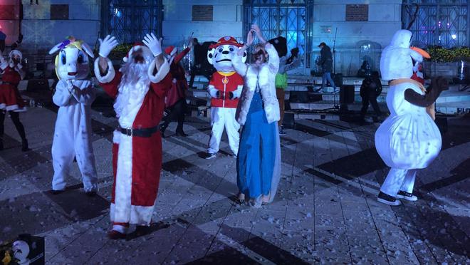 [PHOTOS et VIDÉO] Plus de 2 000 personnes à Chauny pour voir le dernier show de Noël puis écouter un concert